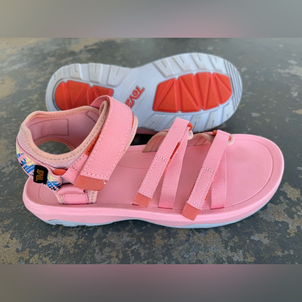 Teva Size 8.5 Women’s or 6 Youth Pink Aztec Print Tirra Hiking Sandals